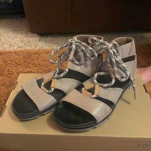 Sorel sandals size 8. Tan in color.